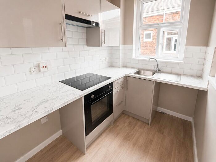 1 Bedroom Apartment To Rent In West Parade, Grimsby, Lincolnshire, DN31