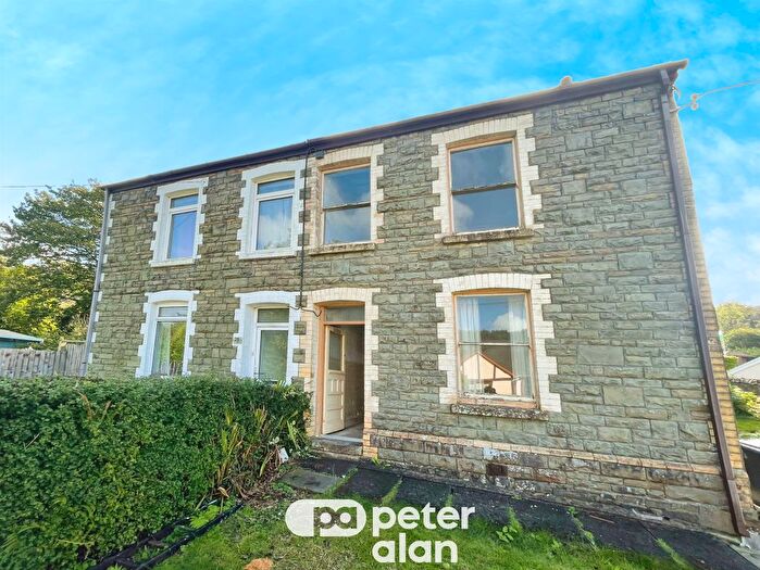 3 Bedroom Semi-Detached House For Sale In Lletty Dafydd, Clyne, Neath, SA11