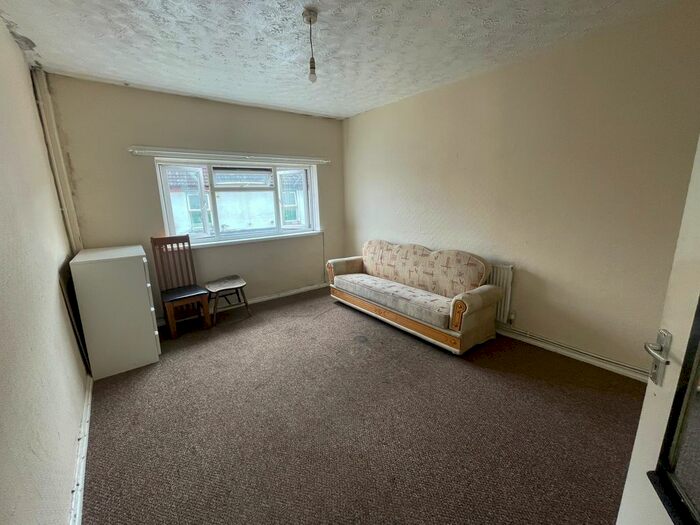 1 Bedroom Flat To Rent In Caldmore Road, Walsall, WS1