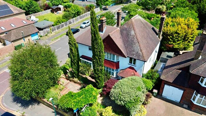 6 Bedroom Detached House For Sale In Avenue Road, Sutton, SM2