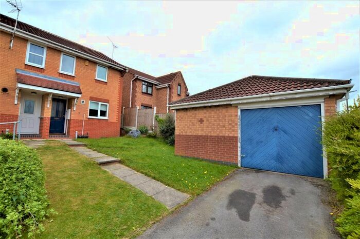 2 Bedroom Town House To Rent In Findern Close, Belper, DE56