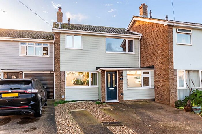3 Bedroom Terraced House For Sale In Winstree Road, Burnham-On-Crouch, CM0