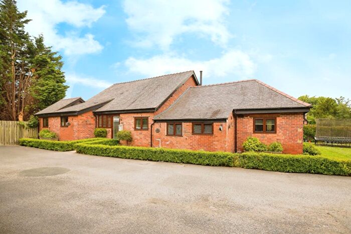4 Bedroom Barn Conversion For Sale In Wrexham Road, Rhostyllen, Wrexham, LL14