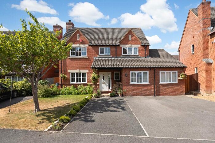 5 Bedroom Detached House For Sale In Lacock Gardens, Hilperton, BA14