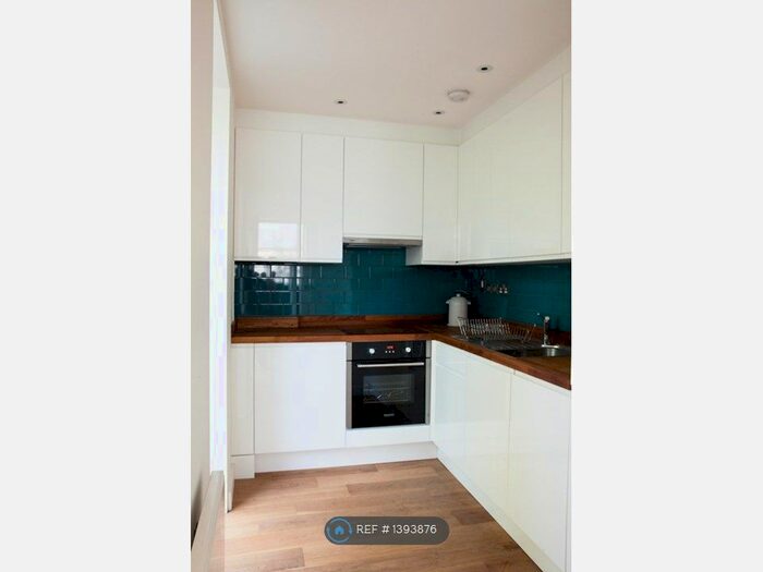 1 Bedroom Flat To Rent In Dulwich Road, London, SE24