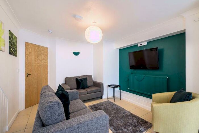 5 Bedroom House To Rent In Regency Place, Canterbury, CT1