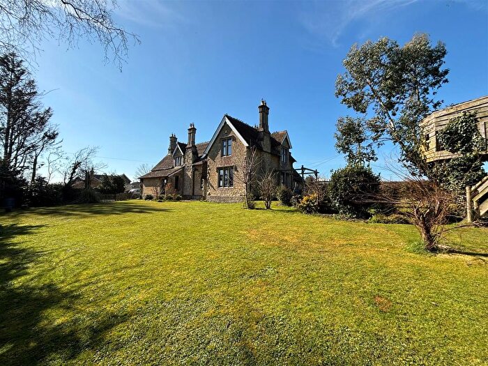 4 Bedroom Detached House For Sale In Manston, Sturminster Newton, DT10