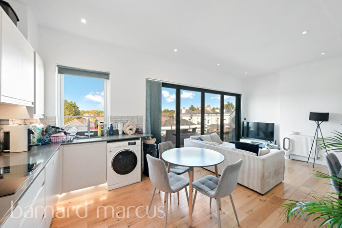 1 Bedroom Flat To Rent In Ewell Road, Surbiton, KT6
