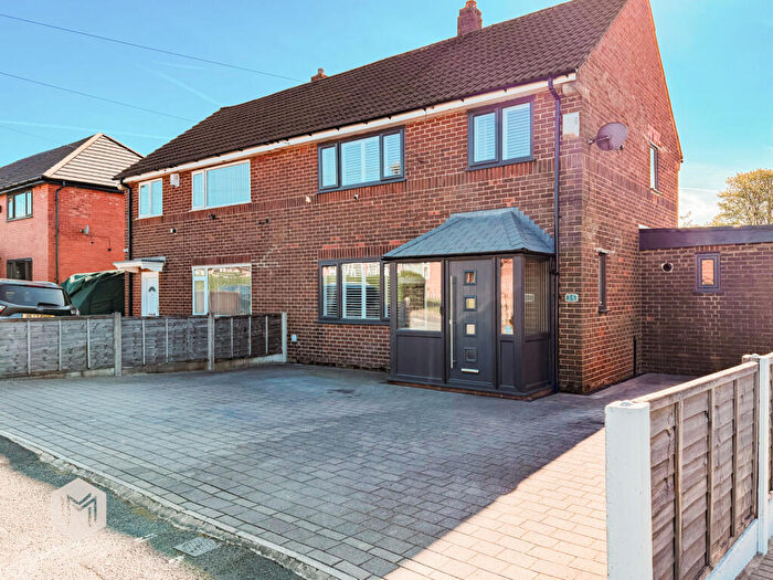3 Bedroom Semi-Detached House For Sale In Colchester Avenue, Breightmet, Bolton, BL2