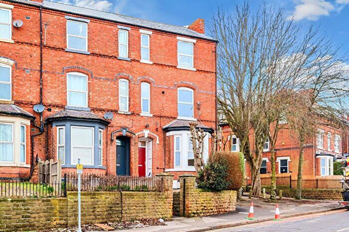 3 Bedroom End Of Terrace House For Sale In Woodborough Road, Nottingham, Nottinghamshire, NG3