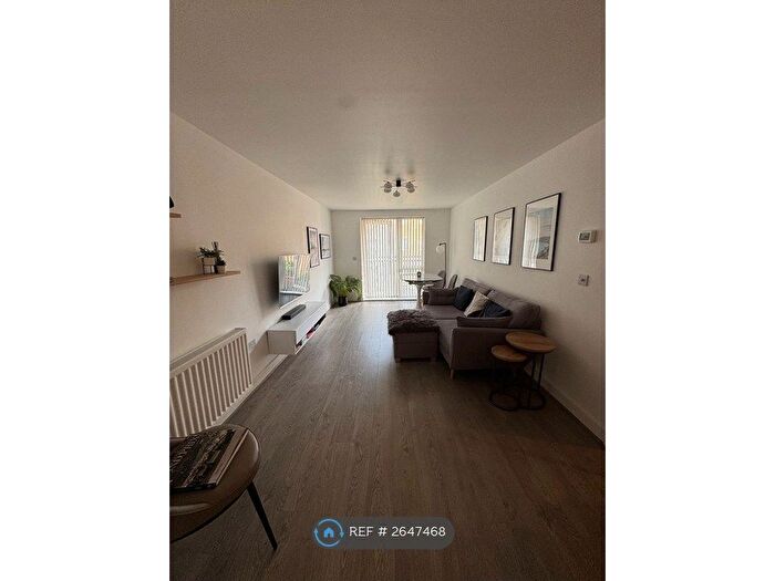 2 Bedroom Flat To Rent In Sporton Court, Enfield, EN2