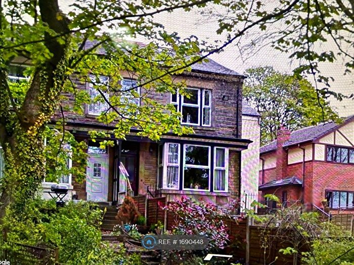 2 Bedroom Flat To Rent In Copebank, Bolton, BL1