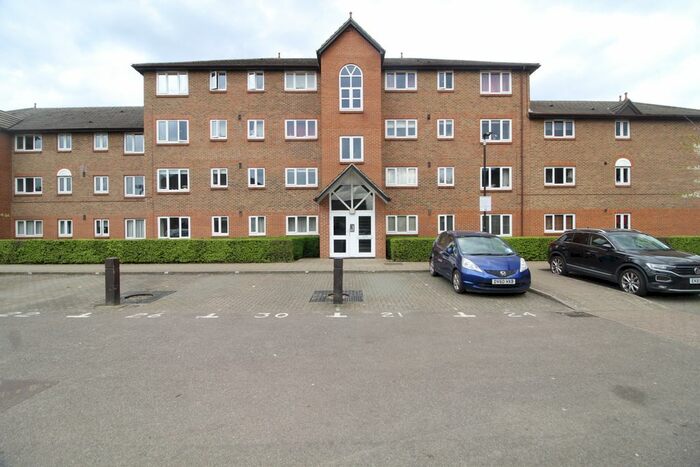 2 Bedroom Flat To Rent In Peartree Avenue, Colliers Wood, SW17