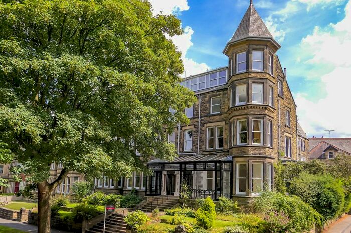 2 Bedroom Flat To Rent In Valley Drive, Valley Gardens Court, HG2