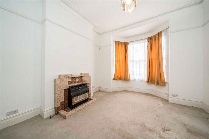 3 Bedroom Terraced House For Sale In Rosebery Road, London, SW2