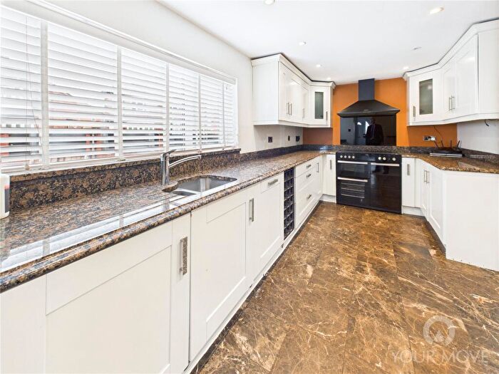 4 Bedroom Semi-Detached House For Sale In Widgeon Road, Darlington, DL1