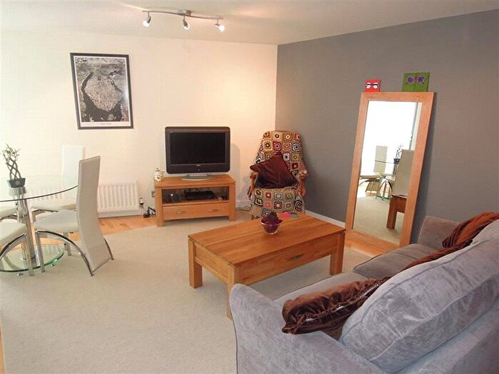 2 Bedroom Flat To Rent In Sandport Way, Edinburgh, EH6
