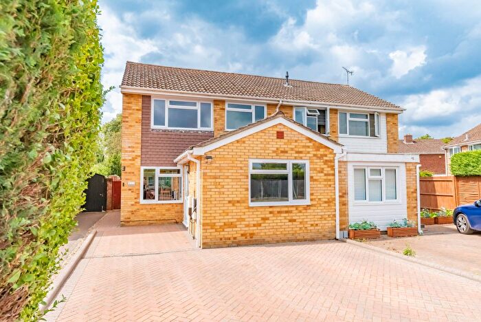 4 Bedroom Semi-Detached House For Sale In Aylesham Way, Yateley, Hampshire, GU46