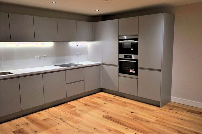 2 Bedroom Flat To Rent In Horsforth Mill, Low Lane, Leeds, LS18