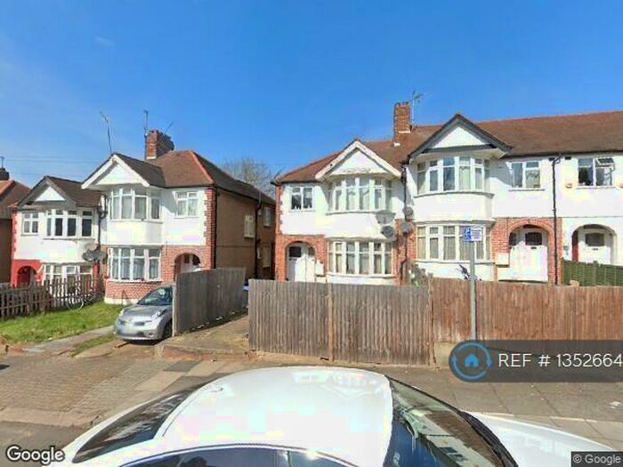 2 Bedroom Maisonette To Rent In Doreen Avenue, London, NW9