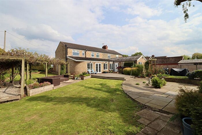 4 Bedroom Semi-Detached House For Sale In Station Lane, Holme On Spalding Moor, YO43