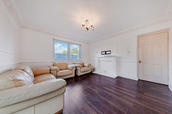 1 Bedroom Flat To Rent In Vibart Gardens, London, SW2