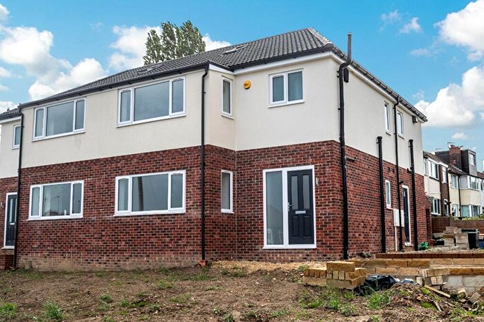 4 Bedroom Semi-Detached House For Sale In Gipsy Lane, Leeds, LS11