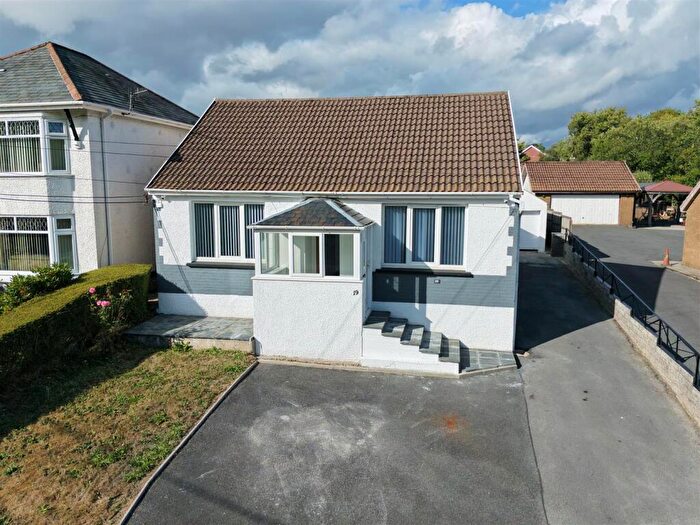 3 Bedroom Detached Bungalow For Sale In Pontardulais Road, Cross Hands, Llanelli, SA14