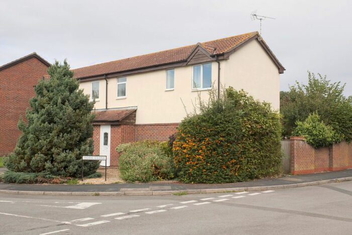 2 Bedroom Semi-Detached House To Rent In York Close, Petersfield, GU32