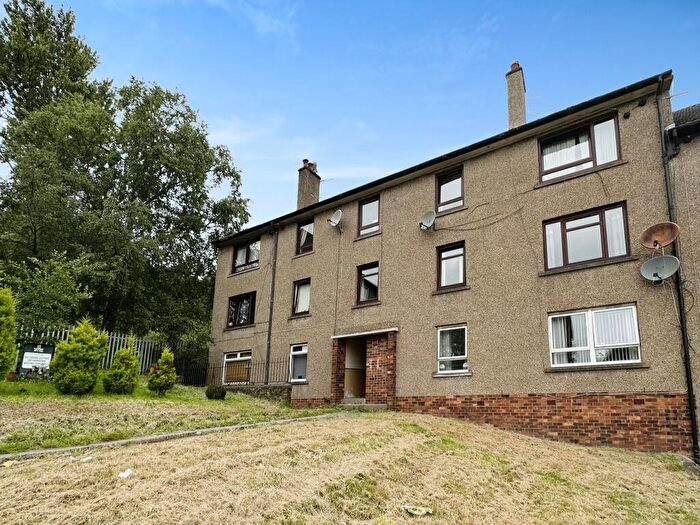 3 Bedroom Flat To Rent In Loganlee Terrace, Dundee, DD2