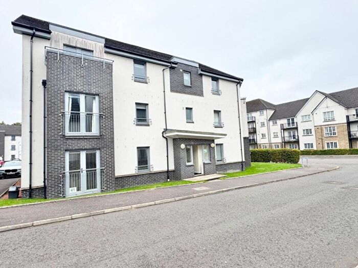 2 Bedroom Flat To Rent In Crookston Court, Larbert, FK5