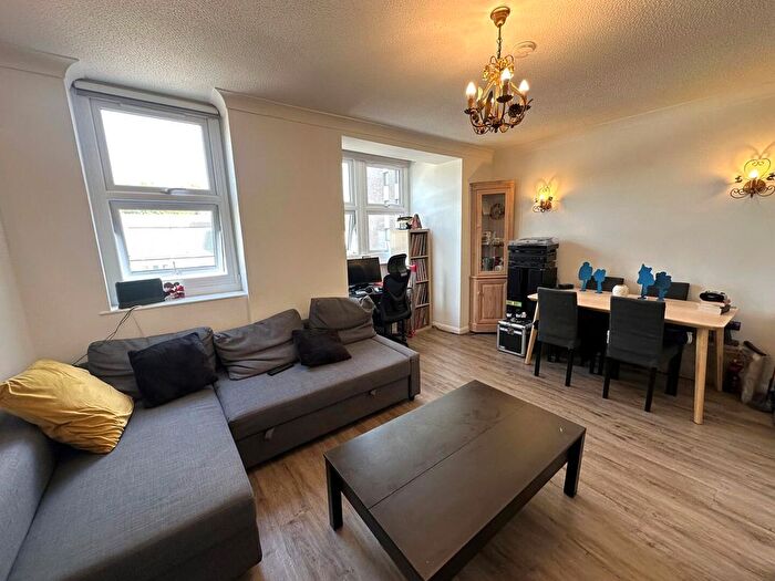 1 Bedroom Flat To Rent In Adelaide Road, Primrose Hill, London, NW3