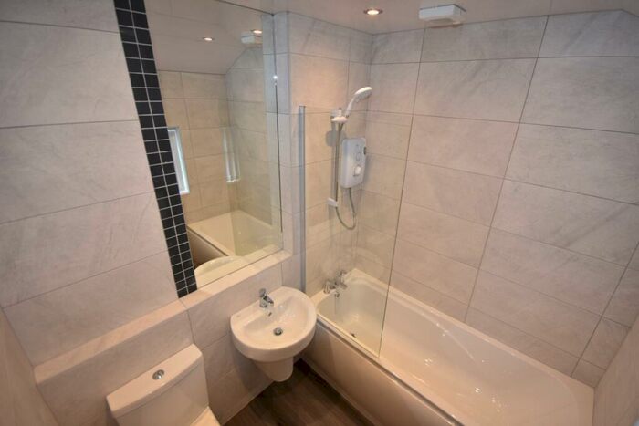 2 Bedroom Apartment To Rent In Akenside Terrace, Jesmond, NE2