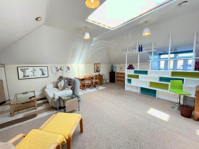 1 Bedroom Flat To Rent In Park Road, Loughborough, LE11