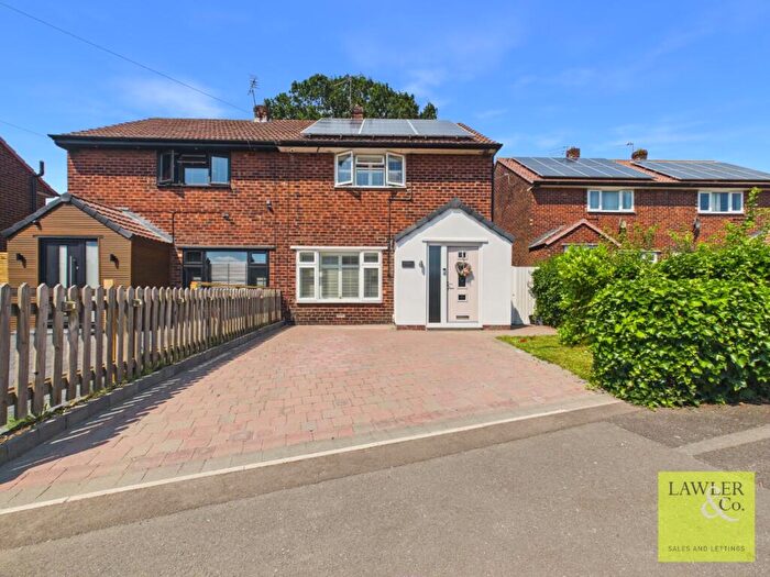 2 Bedroom Semi Detached House For Sale In Duke Road, Hyde, SK14