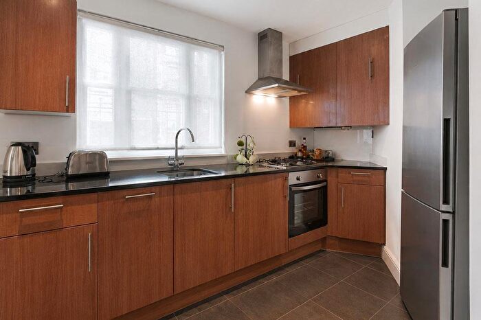 3 Bedroom Apartment To Rent In Broadley Terrace, Marylebone, London, NW1