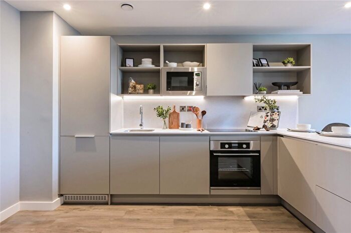 1 Bedroom Flat To Rent In Spinners Yard, Skinner Ln, LS7