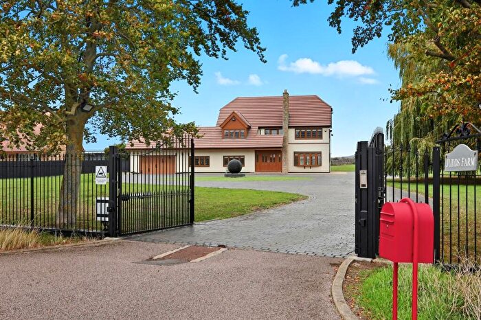 4 Bedroom Detached House For Sale In Harrow Lane, Bulphan, RM14