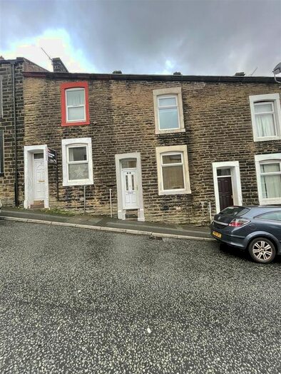 3 Bedroom Property To Rent In Duke Street, Colne, BB8
