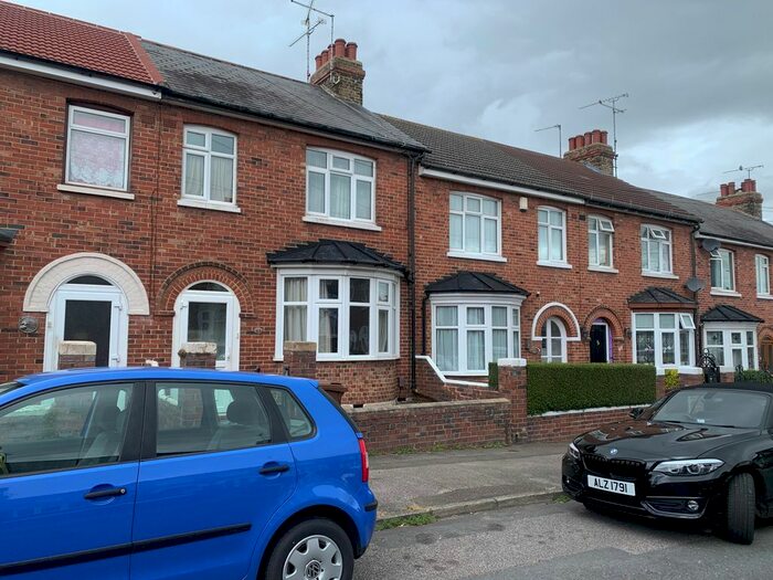 3 Bedroom Terraced House To Rent In Third Avenue, Gillingham, Kent, ME7