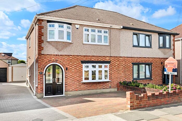 3 Bedroom Semi-Detached House For Sale In Moray Way, Romford, RM1