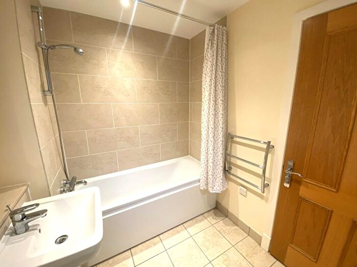 2 Bedroom Apartment To Rent In Grand Parade, Eastbourne, East Sussex, BN21