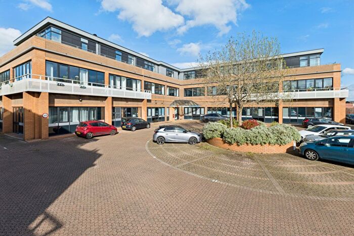 1 Bedroom Flat For Sale In Overbridge Square, Newbury, RG14