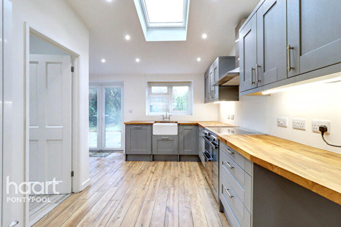 3 Bedroom Semi Detached House For Sale In Elgam Avenue, Pontypool, NP4