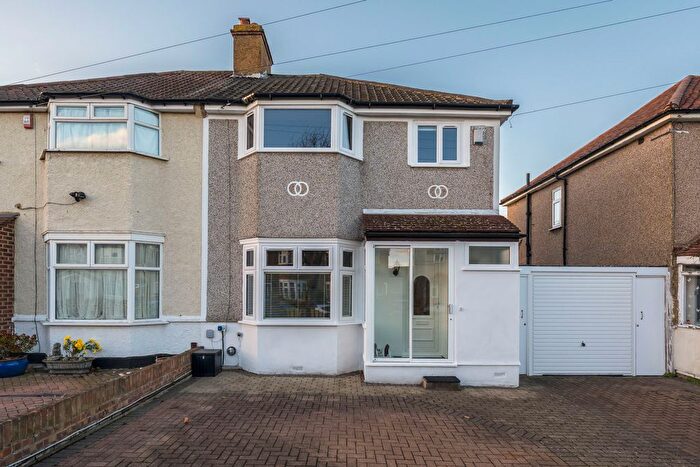 3 Bedroom Semi Detached House For Sale In Sutlej Road, Charlton, London, SE7