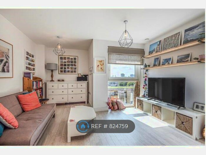 Studio To Rent In London, London, SE8