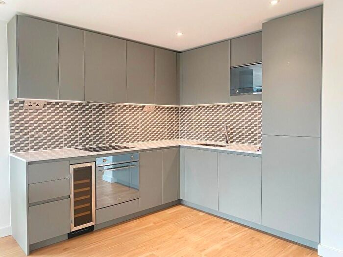 2 Bedroom Flat To Rent In Caversham Road, London, NW9