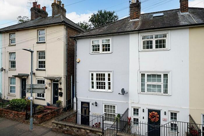 2 Bedroom Character Property For Sale In Cotterells, Boxmoor, Hertfordshire, HP1