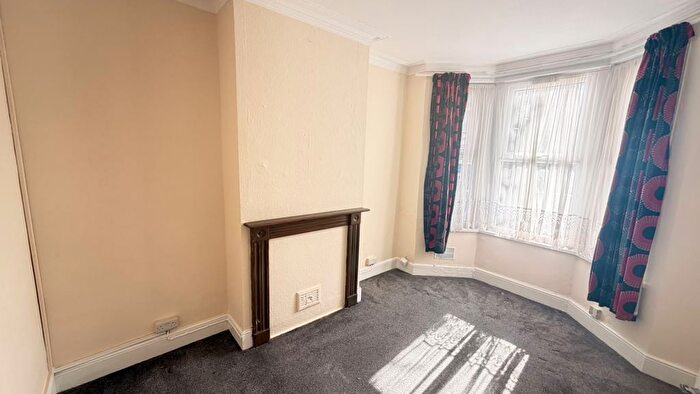 1 Bedroom Flat To Rent In Harold Road, London, E13