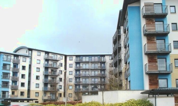 2 Bedroom Flat To Rent In Drybrough Crescent, Edinburgh, EH16